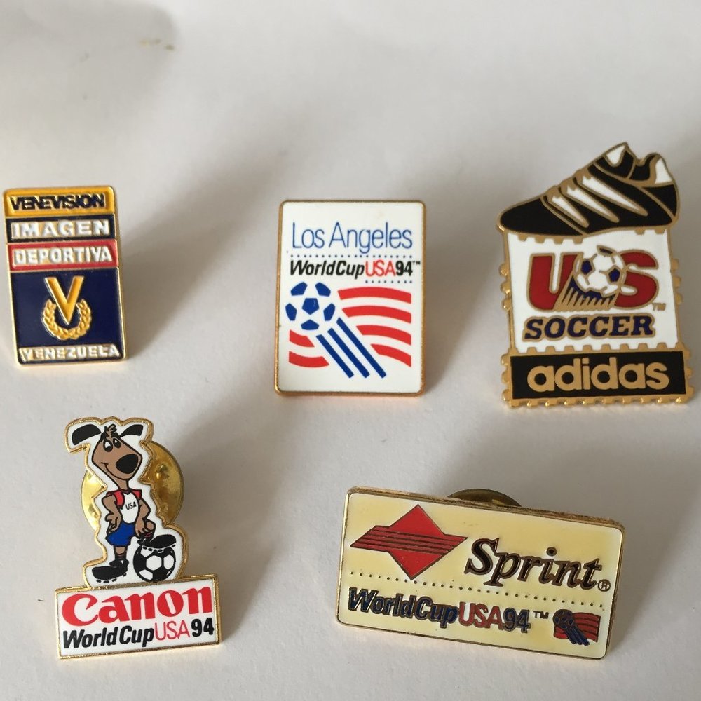 Lot of 5 LA World Cup "94 commemorative pins. - Picture 2 of 3